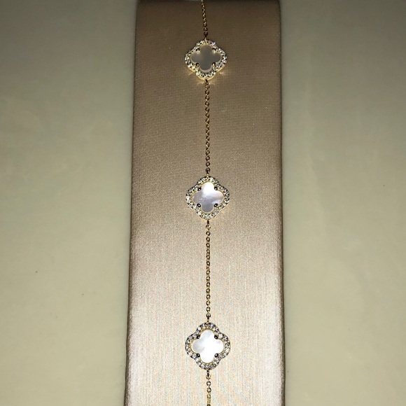 18k Mother of Pearl Bracelet - Picture 4 of 10